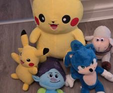 Soft toy Sonic and Pokemon
