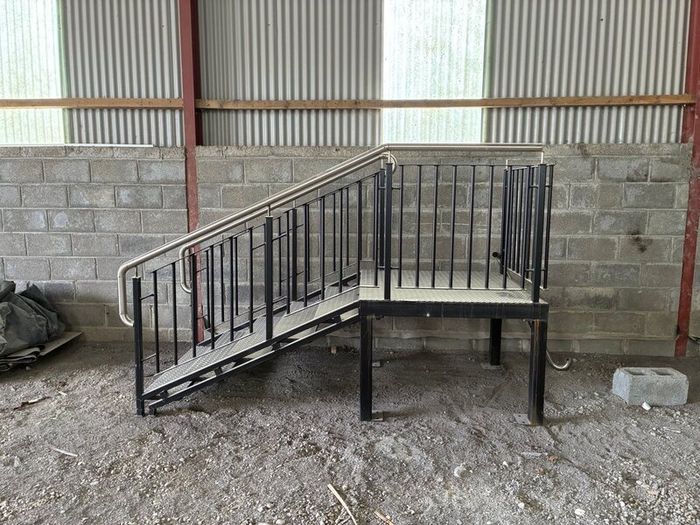 Prefabricated Access Steel Steps & Landing
