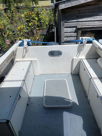 SEA Boat with trailer