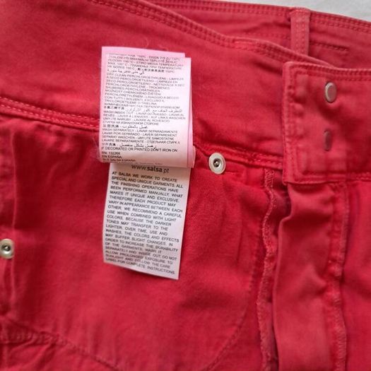 Salsa secret jeans Size 28/32 Zip fly Red in like new condition