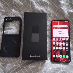 Samsung Z Flip 5 & Protective Case