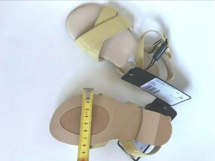DOLCE & GABBANA Girls Beige Patent Leather Sandals EU 28 UK 10