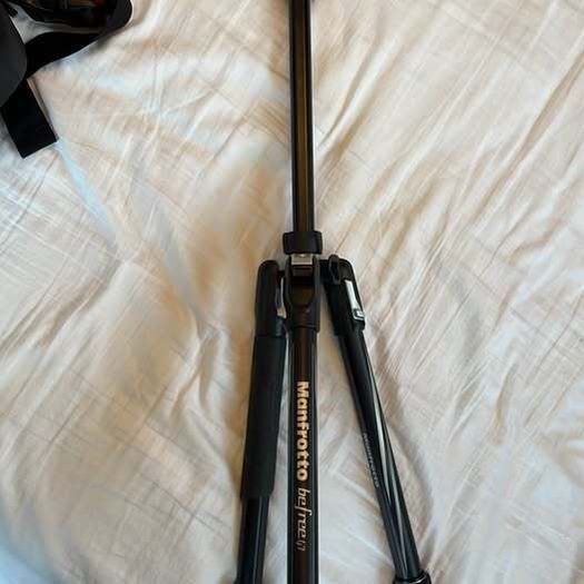 Professional Photography Kit for Sale: Lenses, Lighting and Accessories