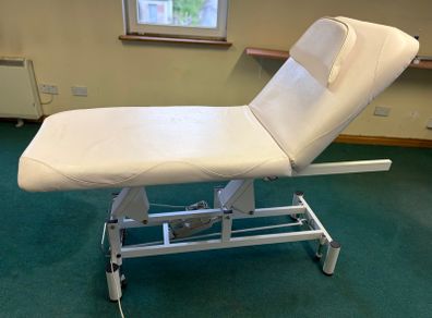 Massage bed