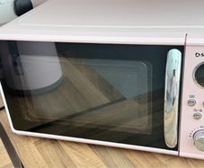Silvercrest Pink Microwave