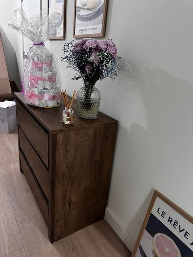VEDDE Chest of Drawers Excellent Condition