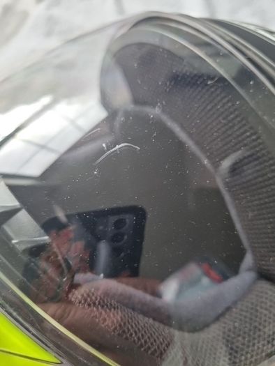 HJC C10 Motorbike Helmet. Used twice (20min all together). Like new. Few scraches like on pictures.