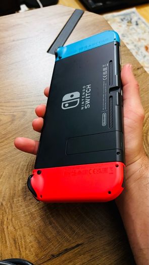 Nintendo Switch Console (Neon Red/Blue) Boxed + 2 Games + Case & Memory Card