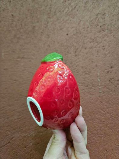 Decorative strawberry tray