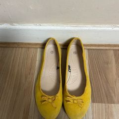 Flat shoes, size 38 (UK 5)