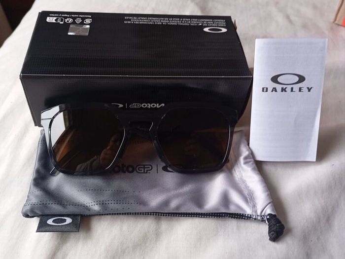 Oakley Sunglasses..New..