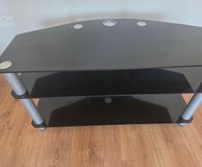 TV stand, suits TV upto 43 inch