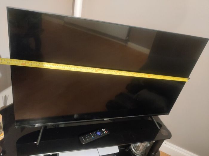 Hisense TV 43 inches