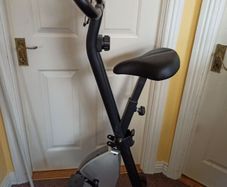 Foldable exercise bike