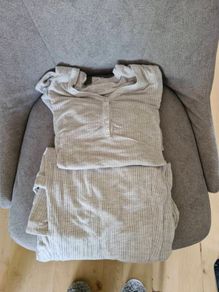 maternity clothes