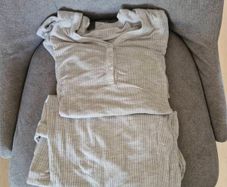 maternity clothes