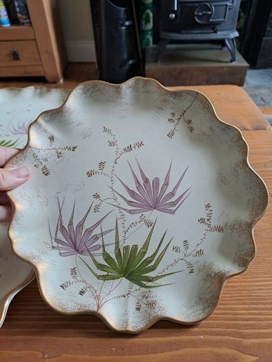 3 decorative serving plates lilac, green and gold