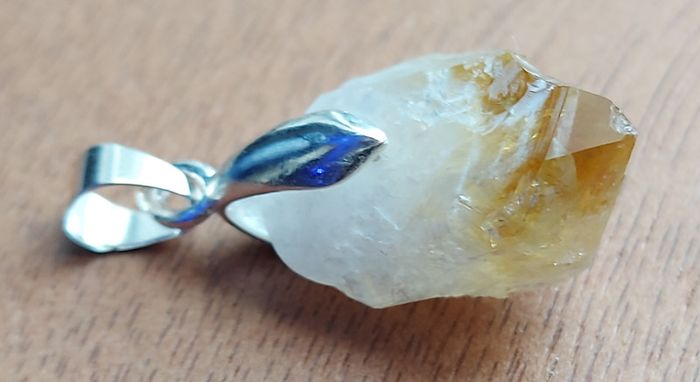 18 ct Citrine Crystal on 925 Silver pinch-bail