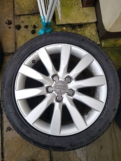 Audi 4 wheels alloyes with tyres. 245/45R17