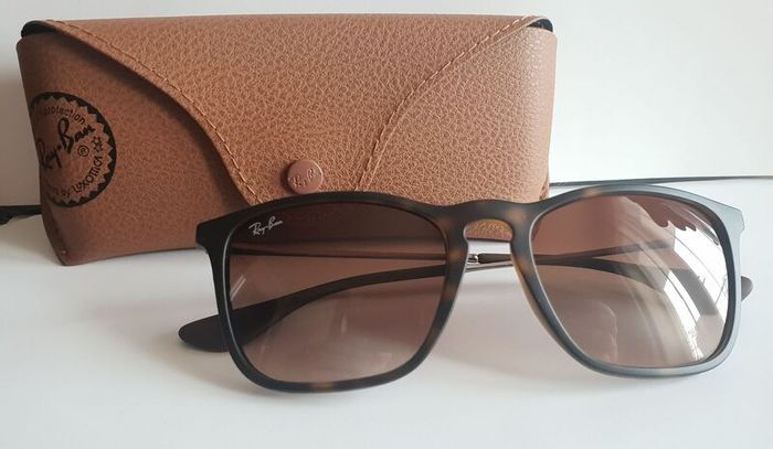 New Ray Ban Sunglass