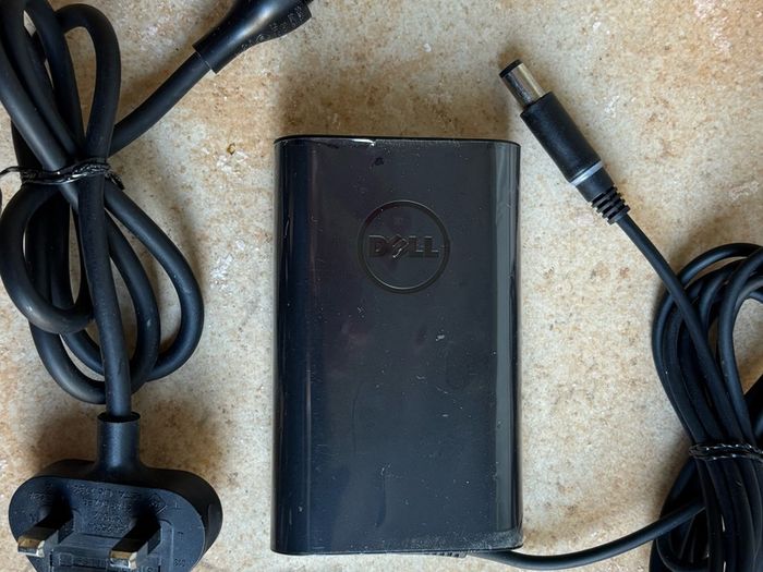 Dell AC Adapter 65W  Model: LA65NM130
