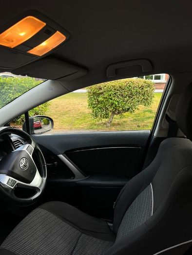Toyota Avensis 2013