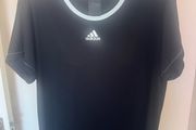 Adidas women's black elastic T-shirt size UK16/18 EU44/46 Postage included