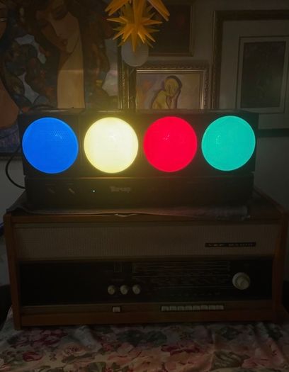 Vecher Analog Light Organ: 1980s Audio Visualizer. Retro Game Room & Hi-Fi Decor