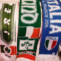 FOUR scarfs