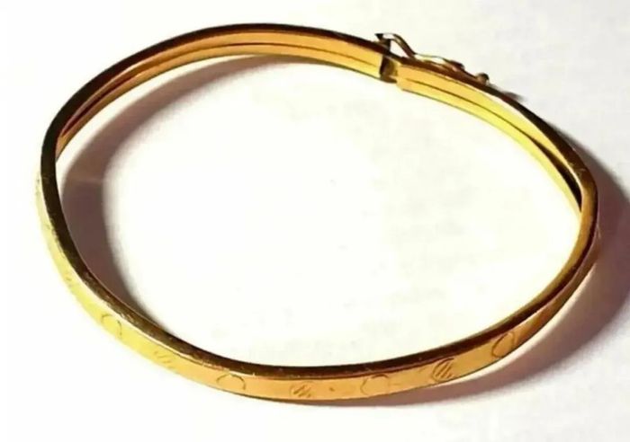 Vintage 9ct Gold Childs Patterned Bangle