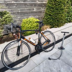 Contnd Giant AR3 bike like new with accessories