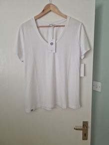 New Lisa & Co white t shirt.