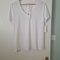 New Lisa & Co white t shirt.