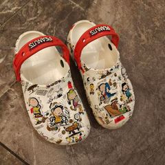 Crocs unisex sandals peanuts and Snoopy