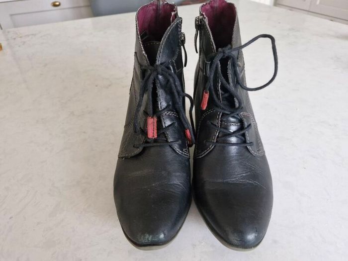 Tamaris Leather boots