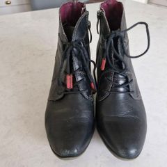 Tamaris Leather boots