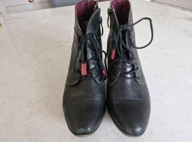 Tamaris Leather boots