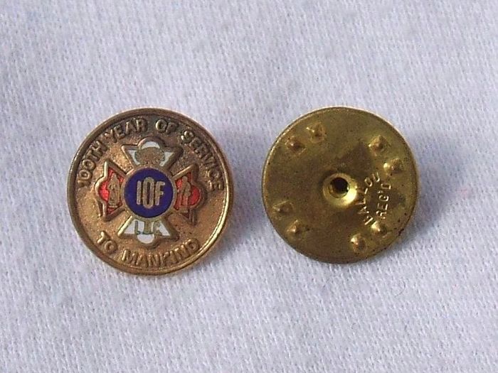 INDEPENDENT ORDER of FORESTERS (IOF) centenary commemorative enamel badge 1874-1974 (USA & Canada)