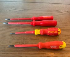 Flat Head screwdrivers x4
