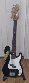 Electric bass ARIA