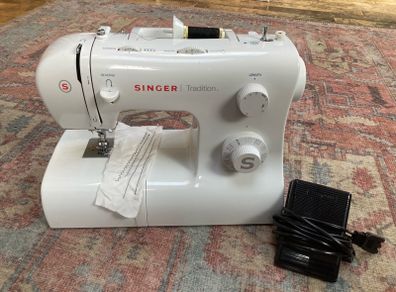 Singer Tradition 2282 sewing machine