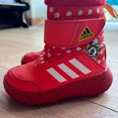 Adidas Minnie Mouse toddler snow boots size 6.5