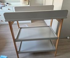 Little Bud changing table