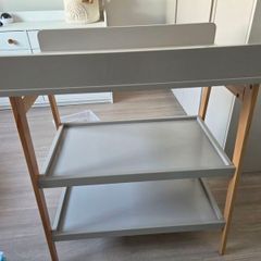 Little Bud changing table