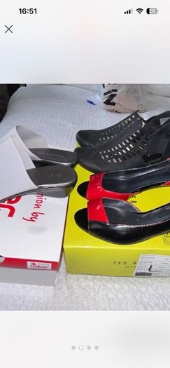 footwear womens