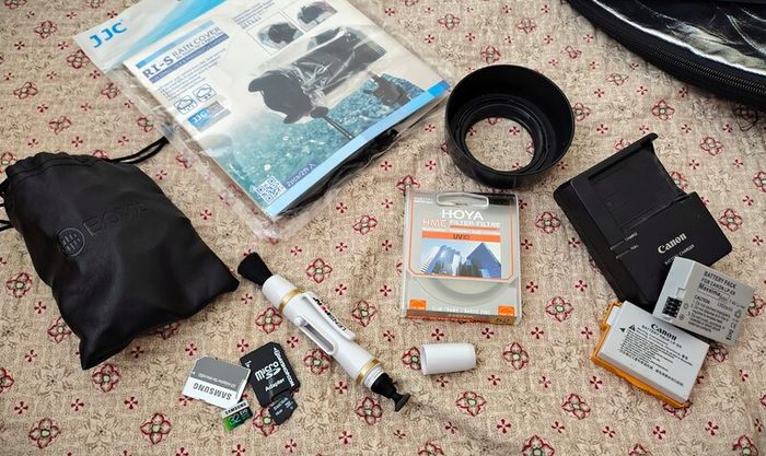 Canon Eso D600 Dslr Camera with 3 lenses and lots of extras