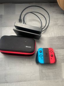 Nintendo docking charger, TV docking station, case & 5 games