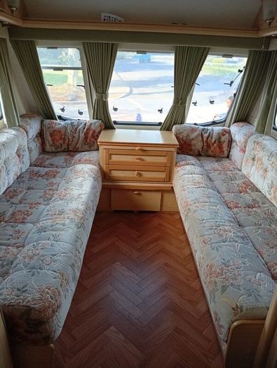 5 Bert Caravan