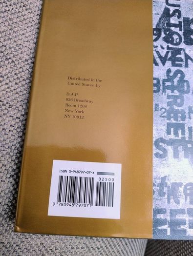 Facing New York Bruce Gilden 1992 first edition hardback with dustcover in very good condition FREE STANDARD POSTAGE INCLUDED