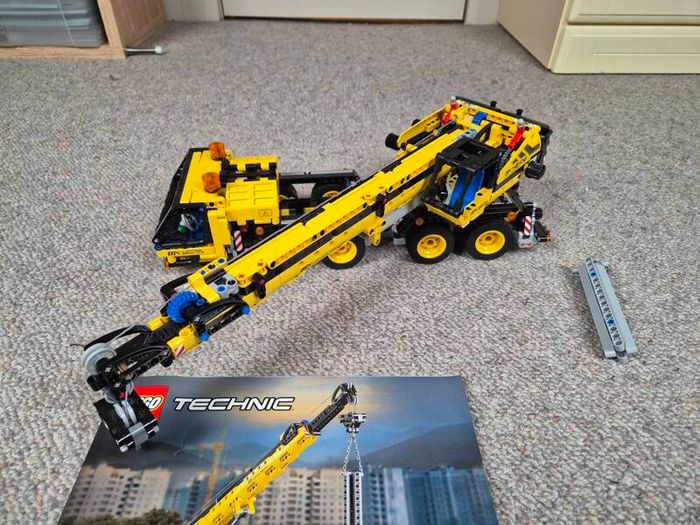 Lego Technic 42108 Mobile Crane